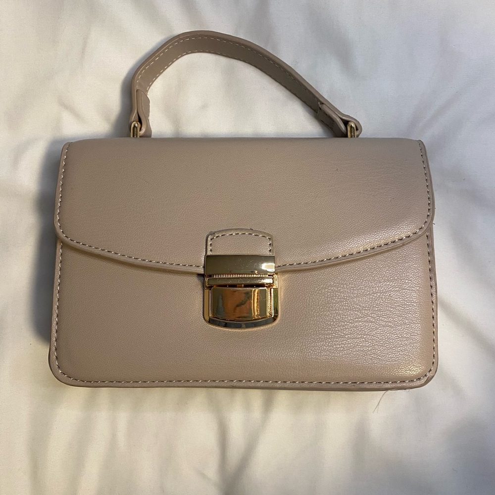 Elegant Cream Handbag